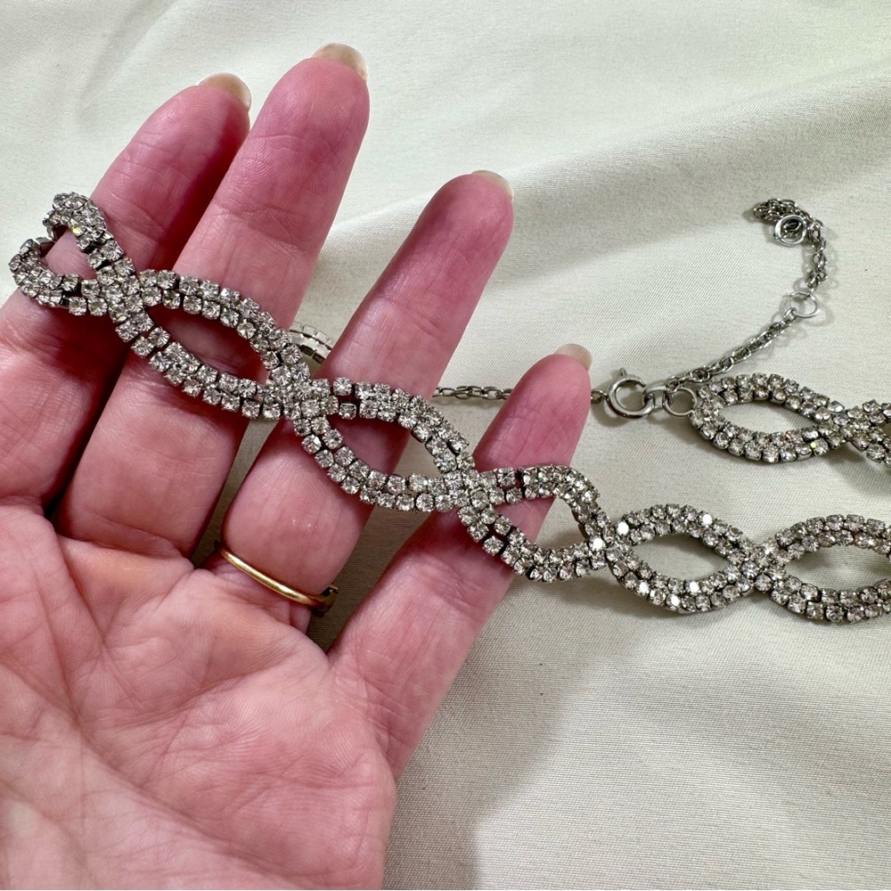 Vintage 90s rhinestones choker necklace in excellent vintage condition.